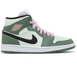 WMNS Air Jordan 1 Mid SE “Dutch Green”